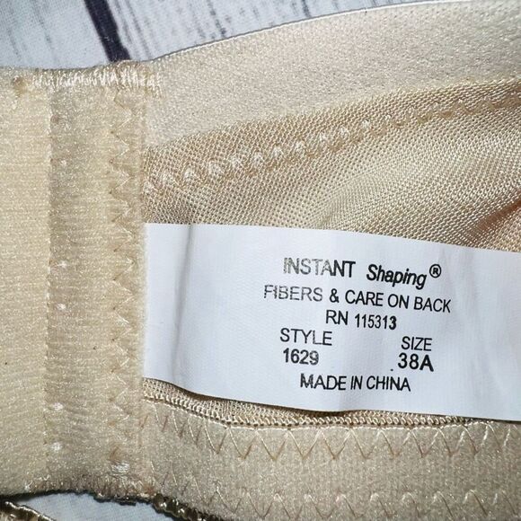 Instant Shaping by Plusform Keyhole Bra - Picture 3 of 6